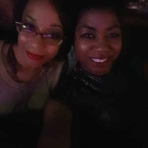 Meet your Posher, Candice