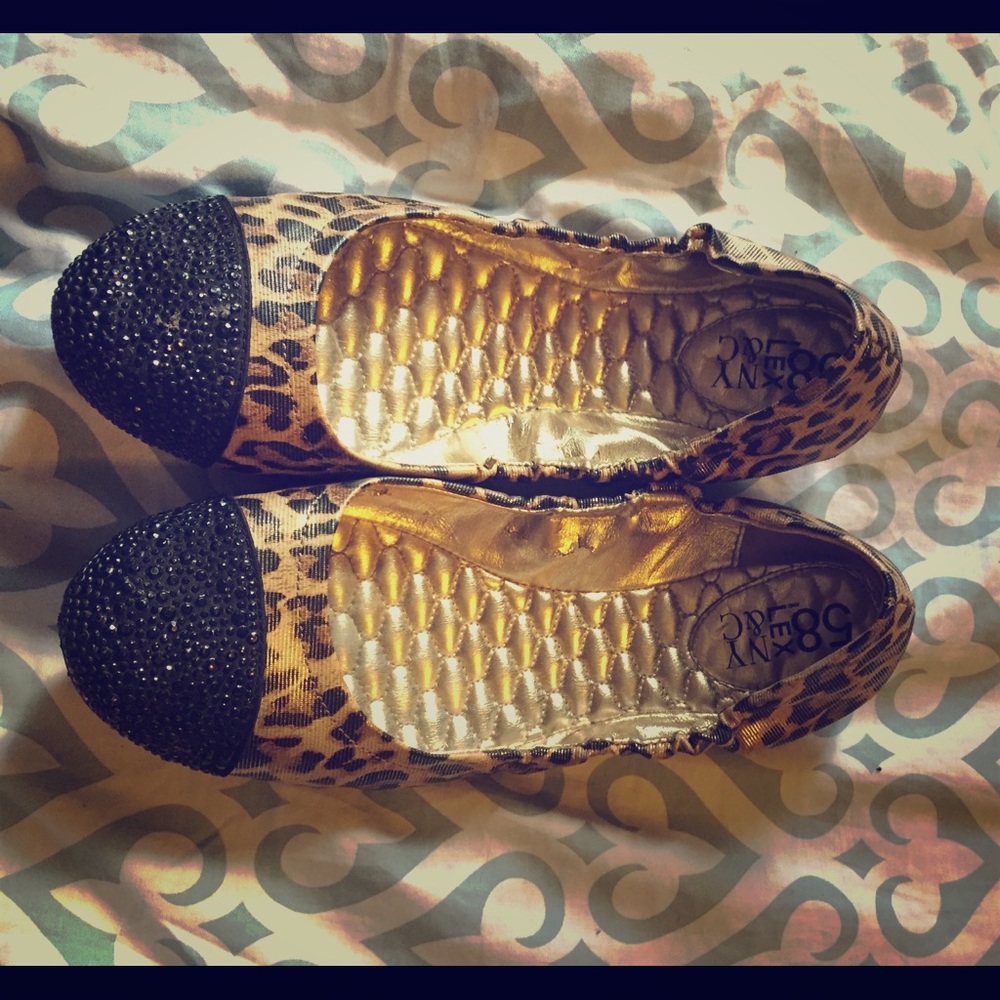 NY&Co. Scruchy Flats