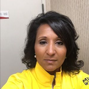 Meet your Posher, Adelaida