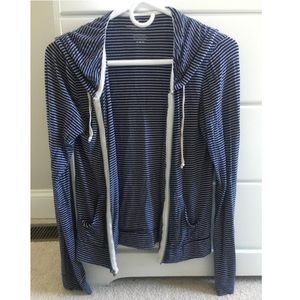 American Eagle light thin sweatshirt