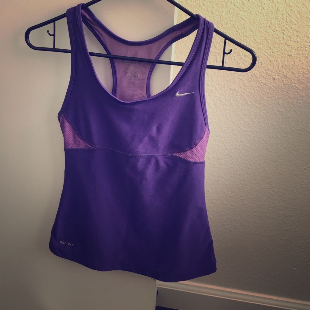 Nike top