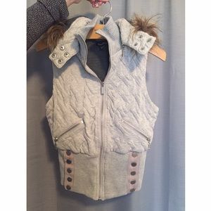 Bebe vest with removable fur hood