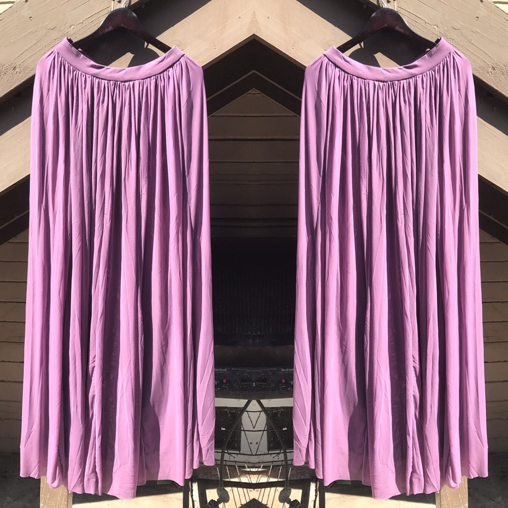 ๐RESTOCKED ๐Emma Lavender Maxi Skirt ๐ - Picture 2 of 7