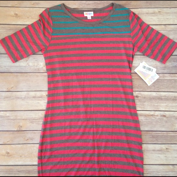 LuLaRoe Dresses & Skirts - SALE‼️LLR Small Julia 💕💕