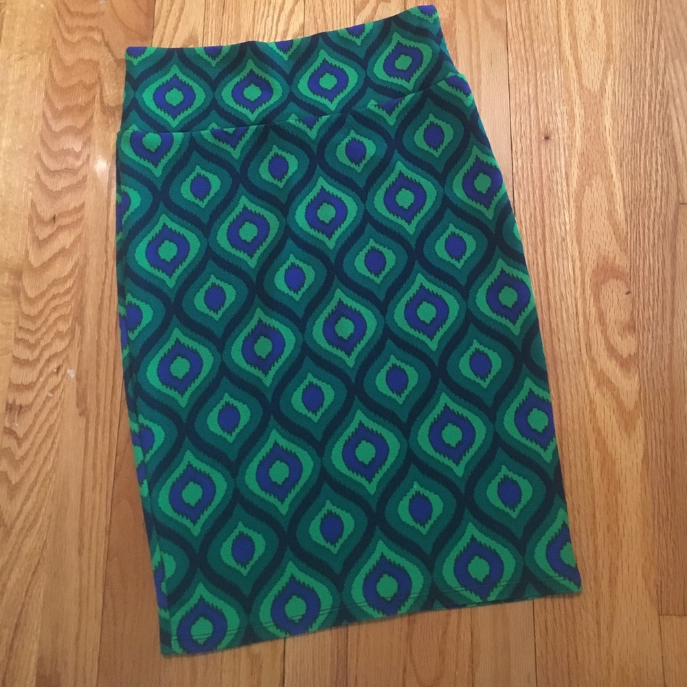 Lularoe Cassie. Small, EUC.