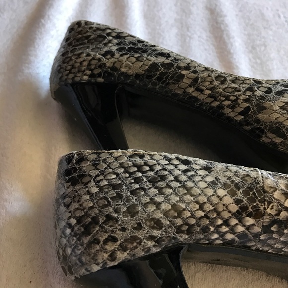 Moustakas Shoes - Snake print heels. Moustakas Shoes - Snake print heels.