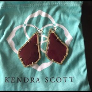Kendra Scott Alexandra in maroon