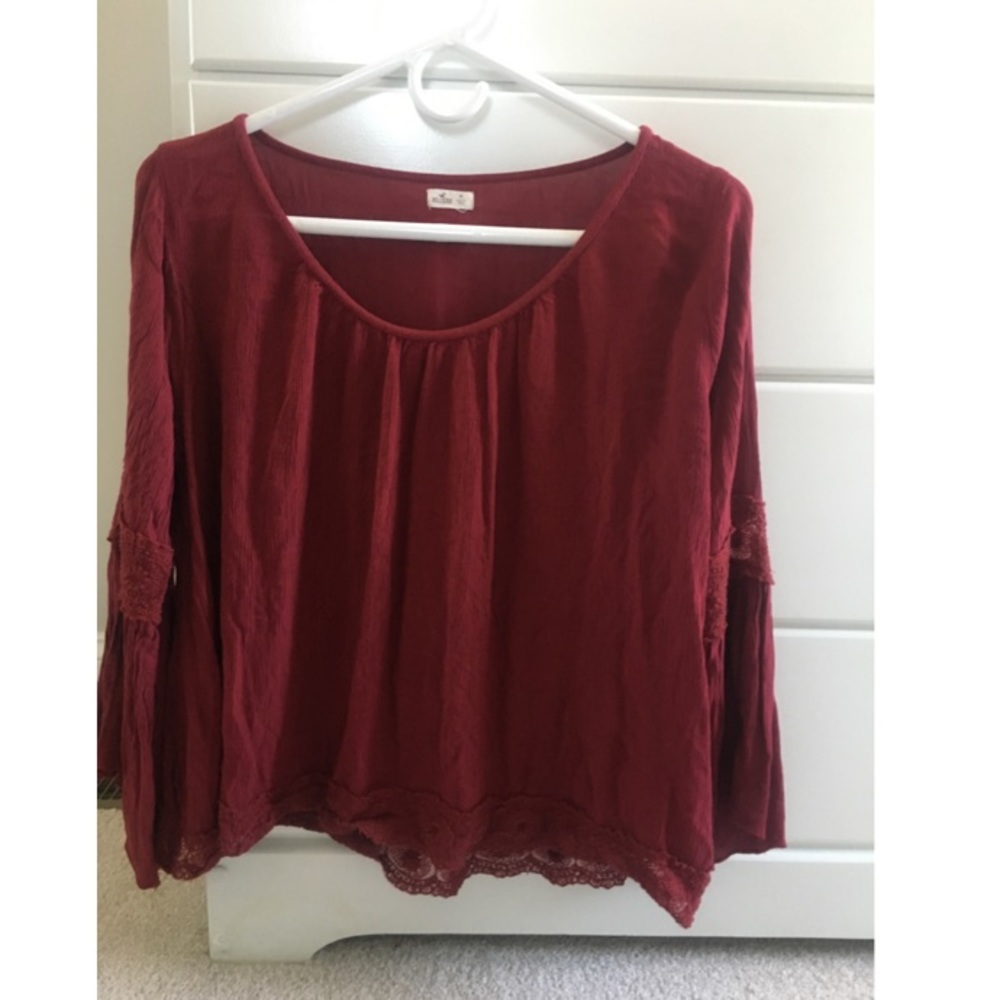 Hollister fashion maroon top
