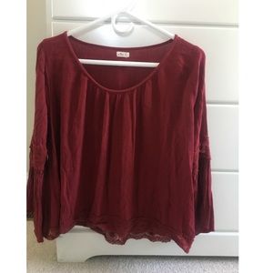 Hollister fashion maroon top