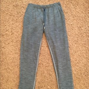 Lululemon Jet Crop Slims - Size 2
