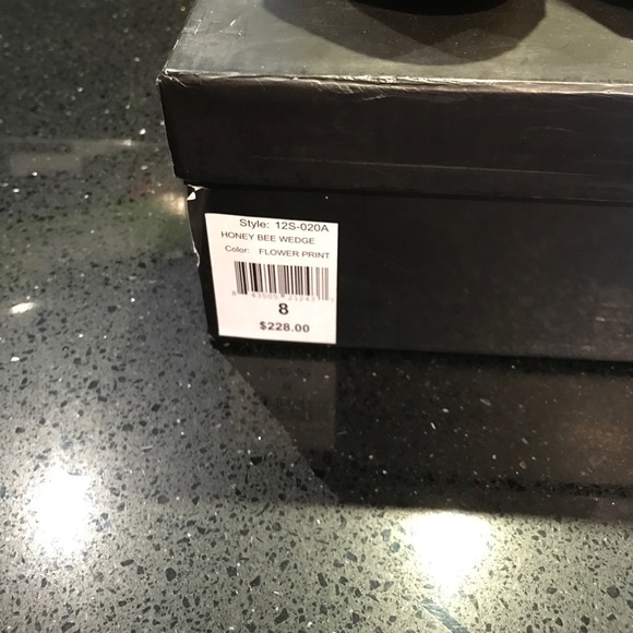 Nanette Lepore Honey Bee Sandal - Picture 3 of 4