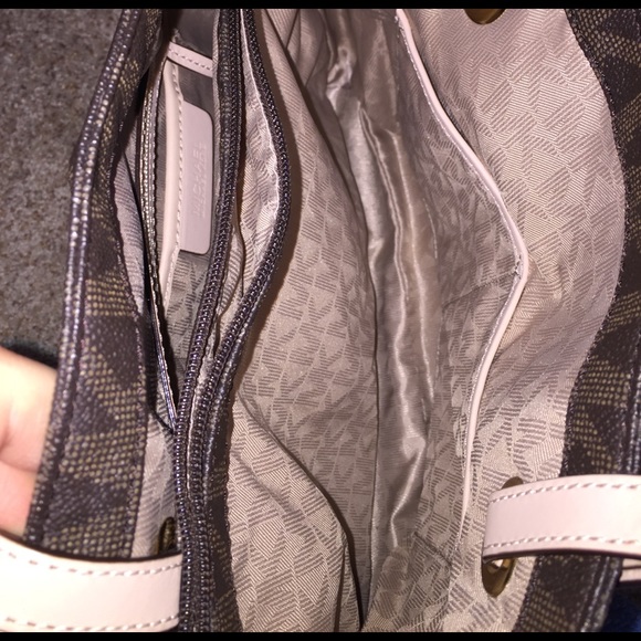 Michael Kors bag - Picture 3 of 8