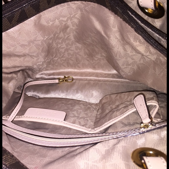 Michael Kors bag - Picture 4 of 8