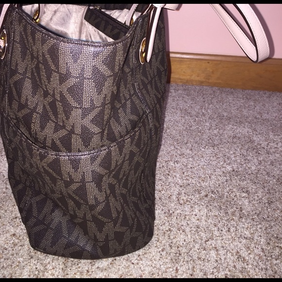 Michael Kors bag - Picture 7 of 8