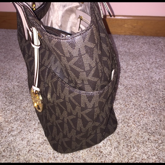 Michael Kors bag - Picture 8 of 8