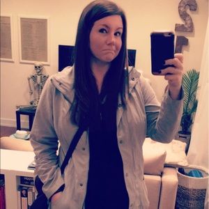 Meet your Posher, Roxanne