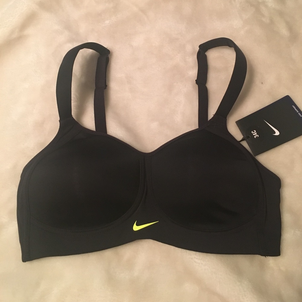NWT Black High Support Nike Sports Bra