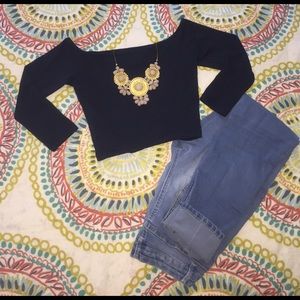 ✨NEED GONE✨Quarter Length Sleeve Crop Top