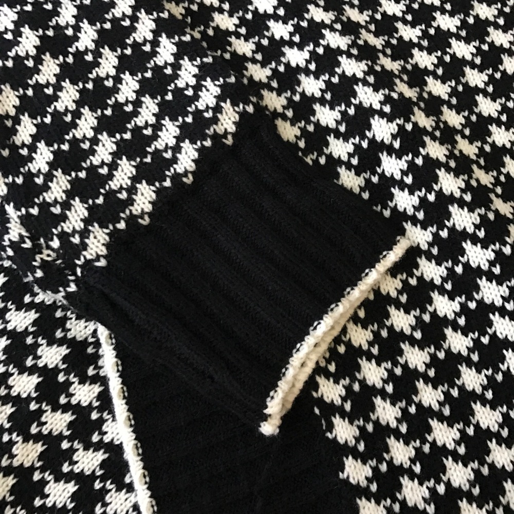 Forever 21 sweater - Picture 6 of 6