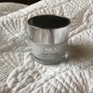 Clinique Youth Surge Moisturizer