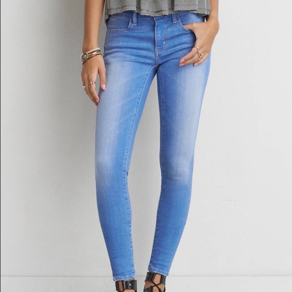 Regular blue jeans