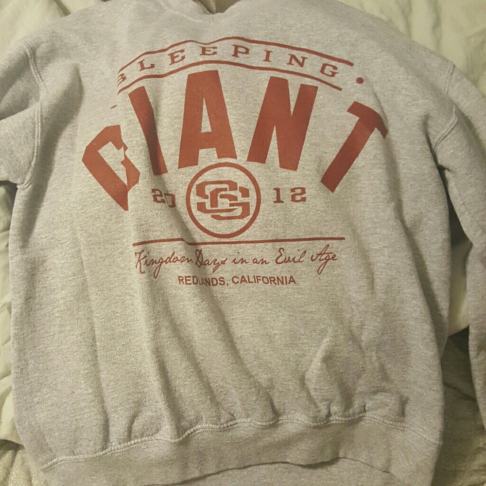 BAND MERCH Sleeping giant crew neck