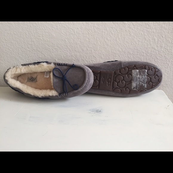 Ugg moccasins - Picture 2 of 2
