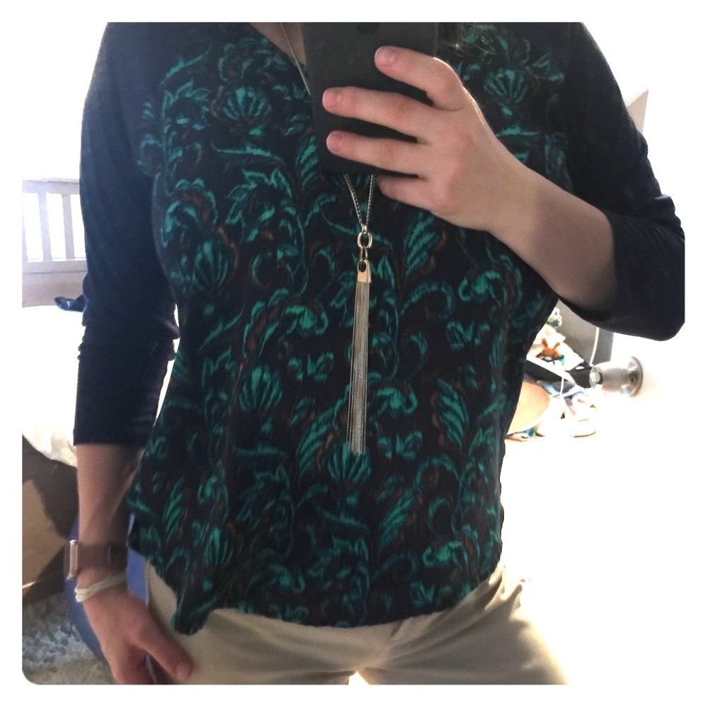 Hi-lo top from the Limited. Sz:L