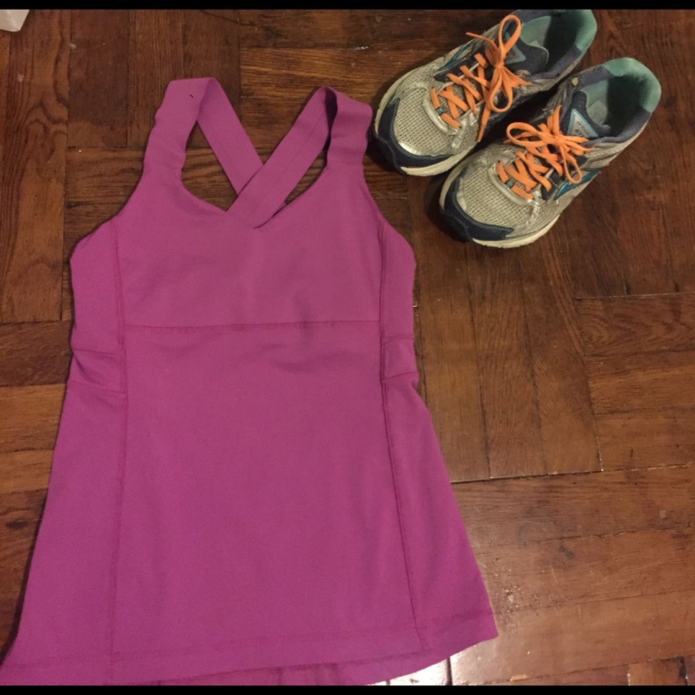 LULULEMON cross back tank, built in bra size 4