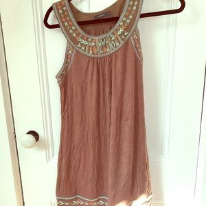 Theme Embroidered collar dress
