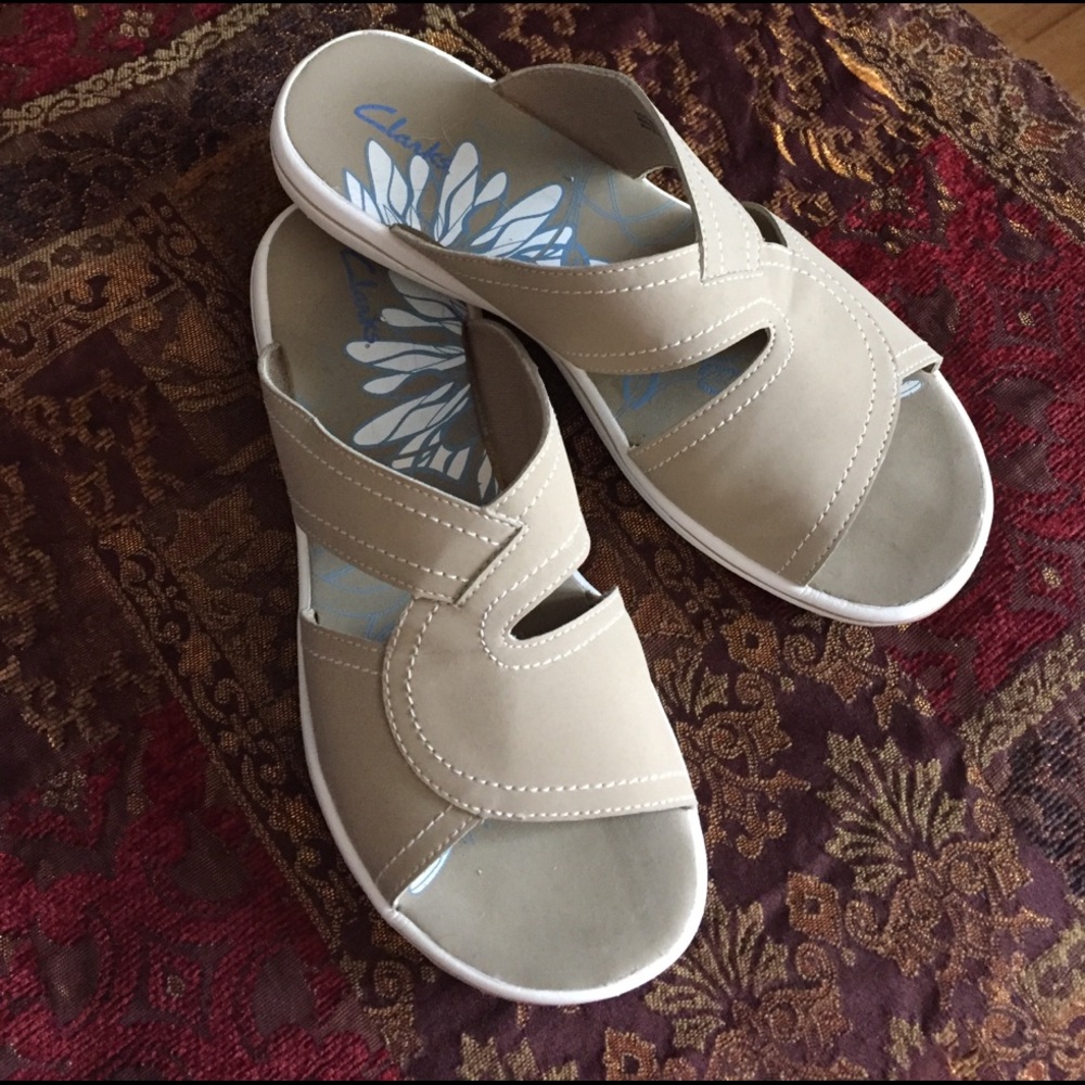 Clarks never worn