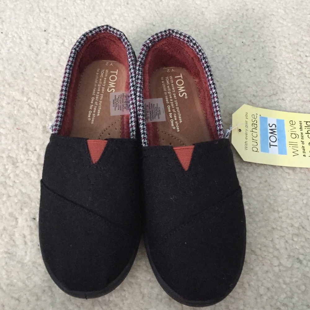 Brand new girls Toms