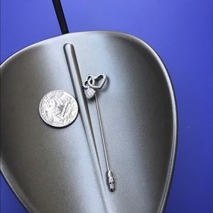 Swarovski heart shape pin