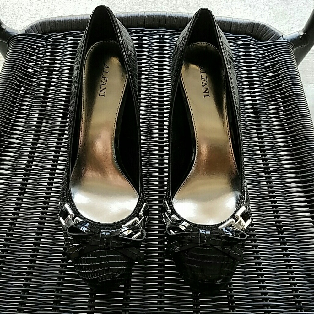 New! Alfani Black Embossed Heels