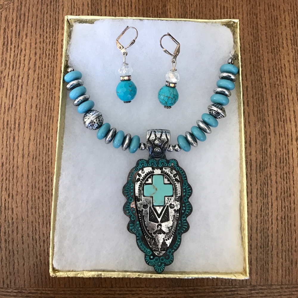 Turquoise necklace and earring set NEW