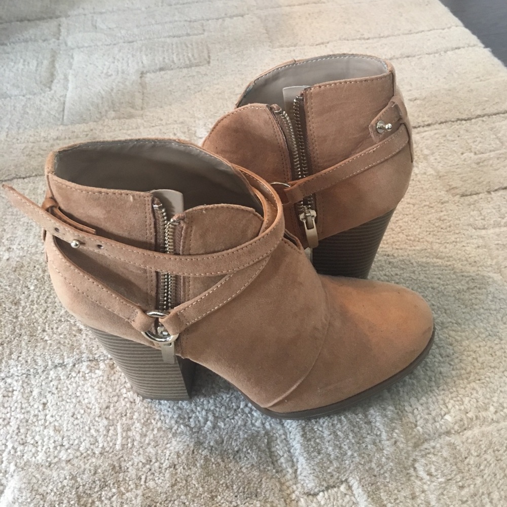 Heeled booties
