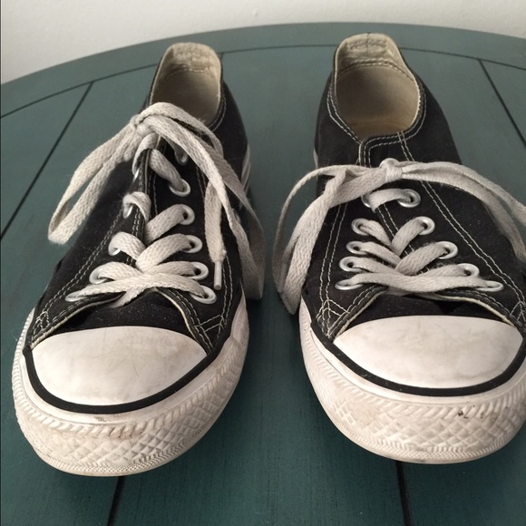 Converse Low Top All Star Chucks Black & White - Picture 7 of 7
