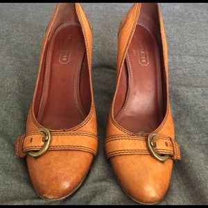 COACH buckle pump