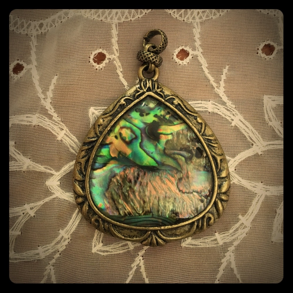 🔷Abalone Pendant