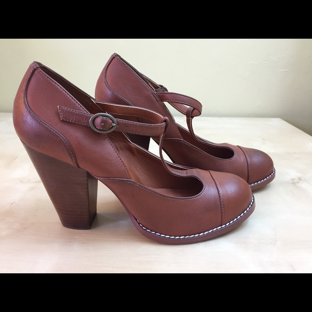 Crown Vintage brand T-Strap Mary Janes - Size 10
