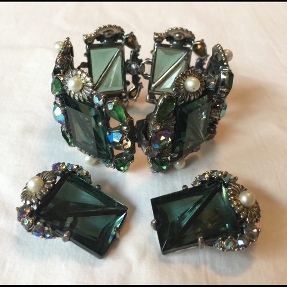 ๐๐HP๐๐RARE SCHIAPARELLI BRACELET AND EARRINGS - Picture 2 of 7