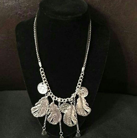 Sold!!!Silver feather necklace set w/earrings NWOT - Picture 1 of 1