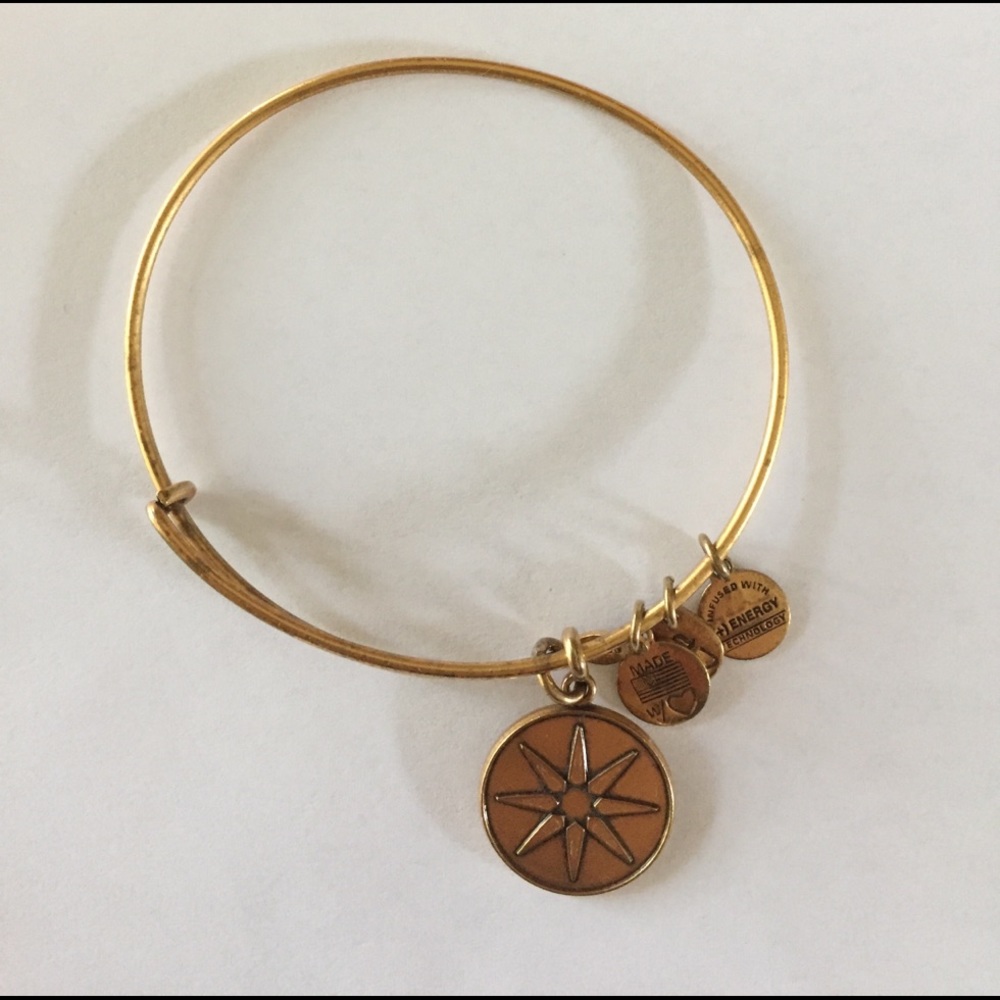 ✨Reduced Rafaelian Gold Alex & Ani Bracelet