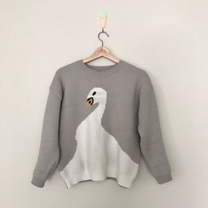 Puella cute swan sweater， size M