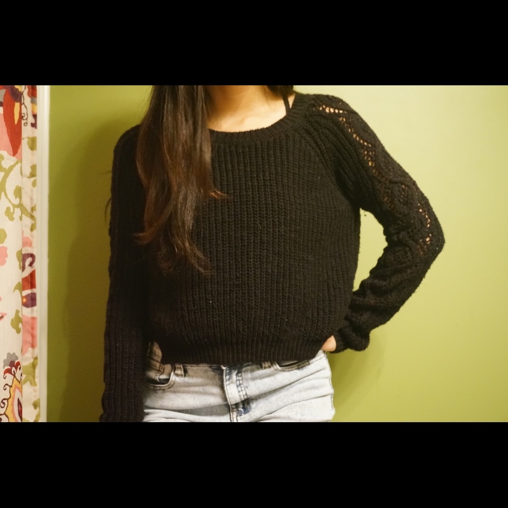 Black hollow sweater