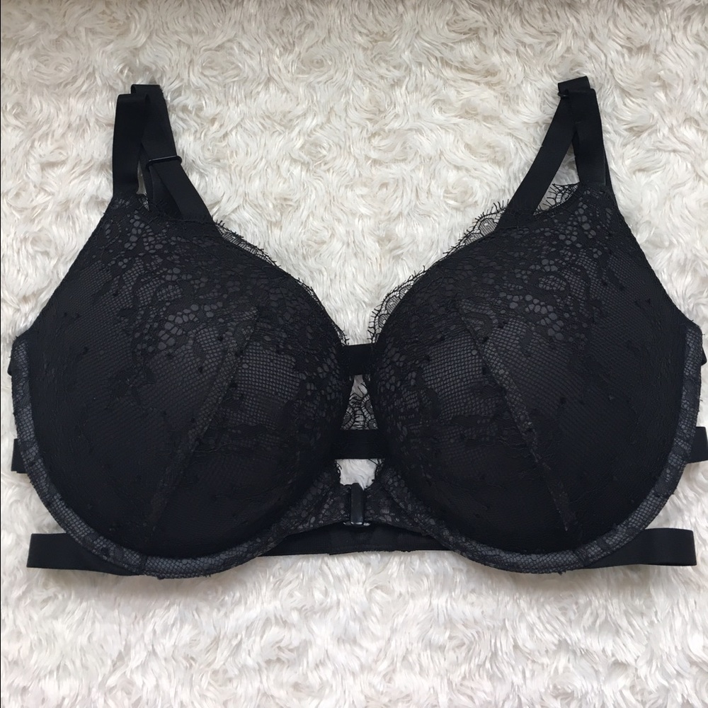 NWOT VS Lace Strappy Back Push-Up