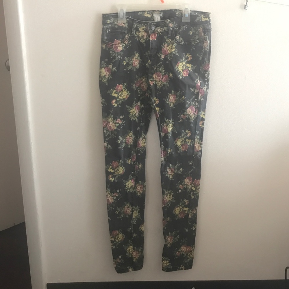 Lightly worn Forever 21 floral printed pants