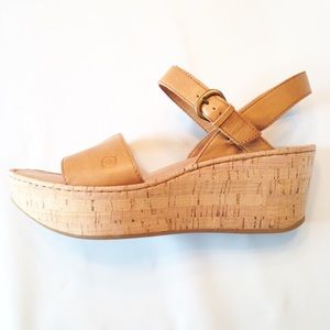 Born Platform Leather Sandal Camel Brown EUC