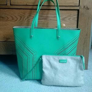 Stella & Dot Fillmore Tote
