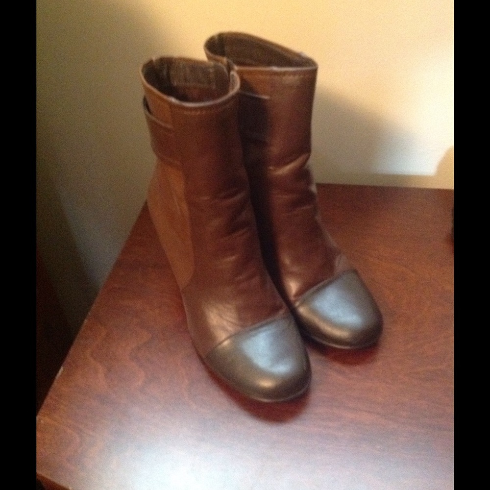 Aerosols brown boots